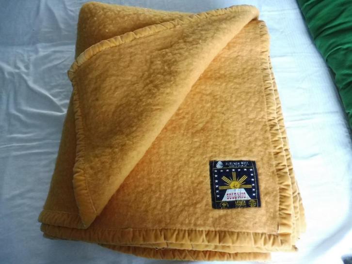 Prachtige wollen Sole Mio deken 220 x 236 cm wol, Huis en Inrichting, Woonaccessoires | Plaids en Woondekens, Zo goed als nieuw