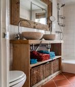 Wastafelmeubel hout met waskommen spiegel en verlichting, Huis en Inrichting, Badkamer | Complete badkamers, Ophalen, Gebruikt