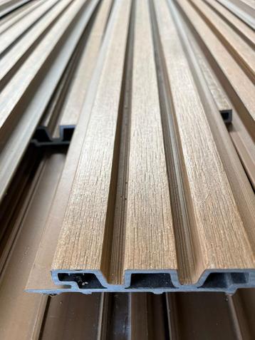 Gevelbekleding teak triple profiel beschikbaar voor biedingen