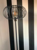 Zwarte staande lamp zgan wegens samenwonen 150 cm hoog, Ophalen, Zo goed als nieuw