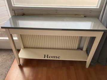 Leuke haltafel/sidetable met opbergplank beschikbaar voor biedingen