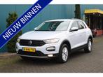 Volkswagen T-Roc 1.5 TSI Style DSG AUT. CARPLAY|TREKH|ADAPT., Stof, Euro 6, 4 cilinders, 150 pk