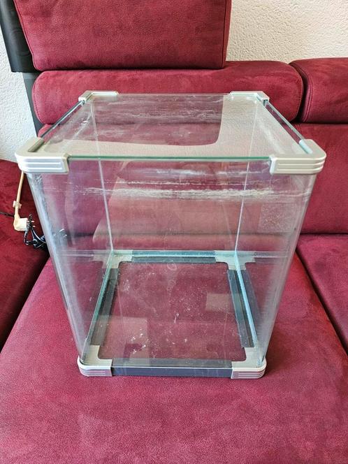 Leuk cubus aquarium voor bv garnalen, Dieren en Toebehoren, Vissen | Aquaria en Toebehoren, Gebruikt, Leeg aquarium, Ophalen
