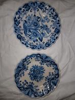 Twee Blauw-Witte Decoratieve Borden (Makkum), Ophalen of Verzenden