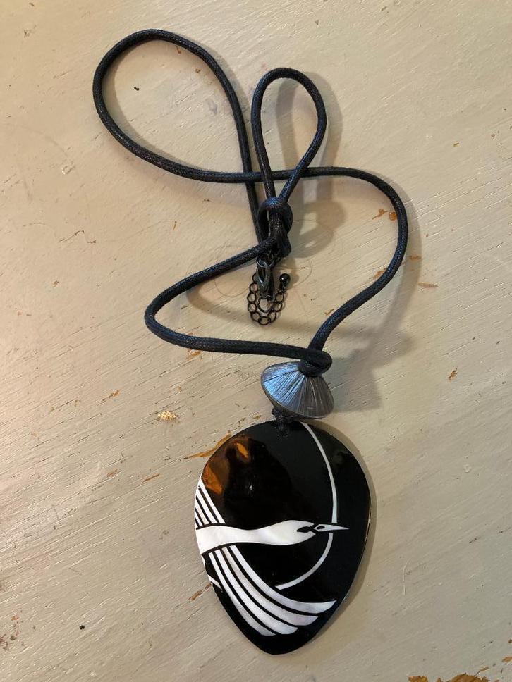 Vintage retro parelmoer ketting kettinghanger kraamvogel, Sieraden, Tassen en Uiterlijk, Kettingen, Zo goed als nieuw, Overige materialen