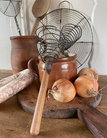Brocante oude klutser / garder met houten handvat beschikbaar voor biedingen