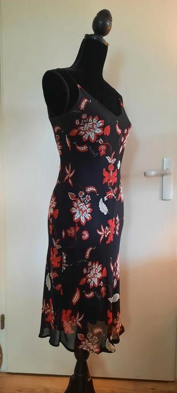Zomerjurk zwart met rood gebloemd crêpe mt 36/38 Chic Fi  beschikbaar voor biedingen