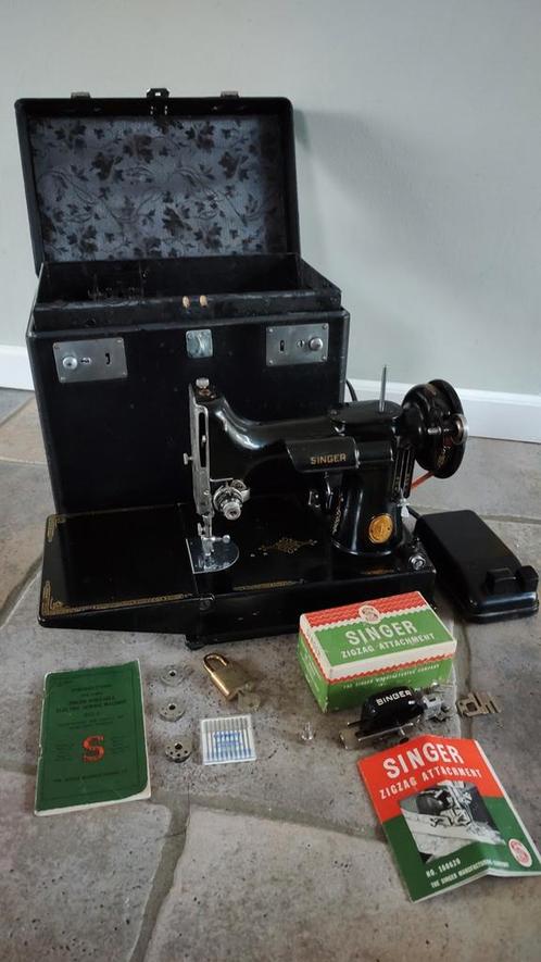 Singer Featherweight 221 naaimachine , geserviced, werkt !, Hobby en Vrije tijd, Naaimachines en Toebehoren, Gebruikt, Singer