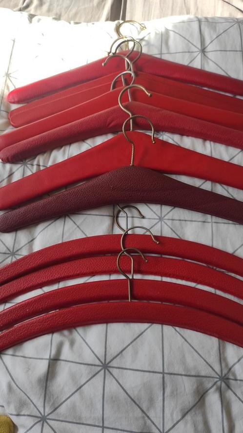 Vintage kledinghangers skaileer rood 14x, Kleding | Dames, Kledinghangers, Gebruikt, Overige materialen, Volwassenen, Ophalen of Verzenden