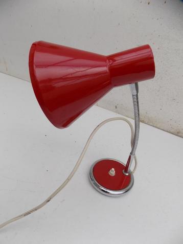 Vintage design lamp italiaans design metaal rood jaren 70   beschikbaar voor biedingen