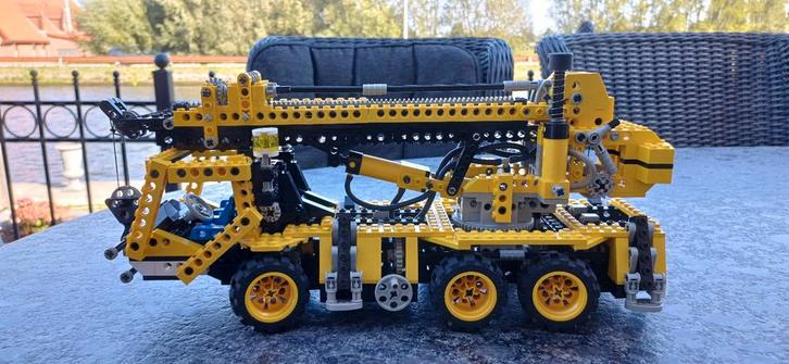 LEGO Technic 8438 Pneumatische Mobiele Kraan, Kinderen en Baby's, Speelgoed | Duplo en Lego, Gebruikt, Lego, Complete set, Ophalen