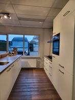 Z.g.a.n. dubbelwandige witte keuken 2.77m, Huis en Inrichting, Keuken | Complete keukens, Gebruikt, Dubbelwandige keuken, Wit