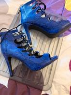 Hoge hak met veter, Ophalen of Verzenden, Zo goed als nieuw, Blauw