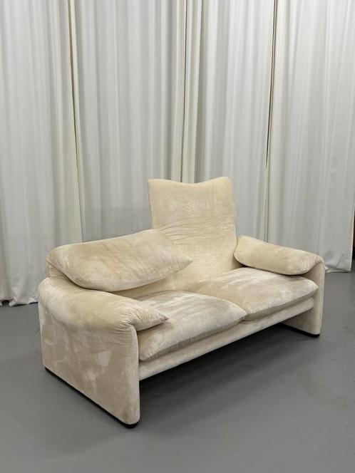 Cassina Maralunga 2zits, Huis en Inrichting, Banken | Sofa's en Chaises Longues, Gebruikt, Tweepersoons, Stof, Ophalen