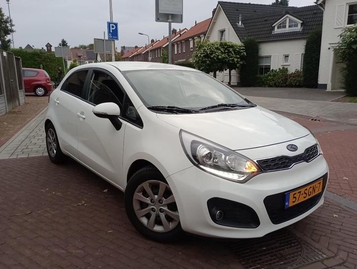 Rio 2de eigenaar nieuwstaat Laag km1.2 Plus Pack vaste prijs, Auto's, Kia, Particulier, Rio, ABS, Airbags, Airconditioning, Alarm