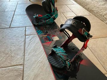Burton Clash Snowboard 150cm + Ride EX  en Bindingen beschikbaar voor biedingen