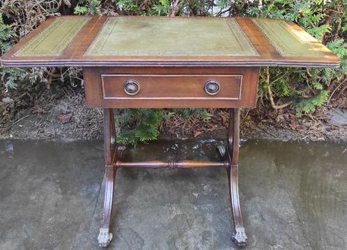 Bevan Funnell mahoniehouten bijzettafel met groen leren blad, Huis en Inrichting, Tafels | Bijzettafels, Gebruikt, Rechthoekig