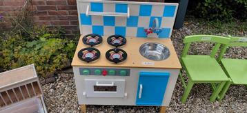 Nette kinder speel keuken beschikbaar voor biedingen