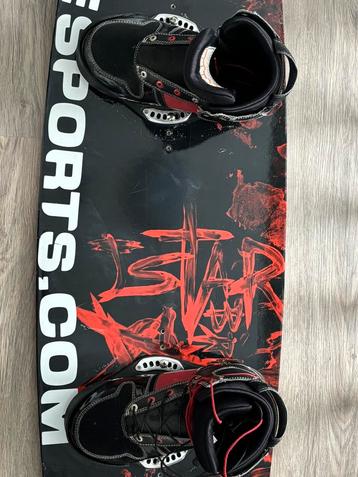 Heren wakeboard JSTAR 134 cm met bindingen. beschikbaar voor biedingen