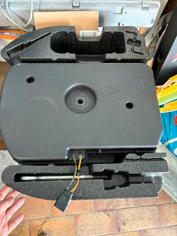 Fiat/Abart subwoofer Beats  beschikbaar voor biedingen