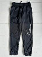 zgan Nike sportbroek mt 134, Kinderen en Baby's, Kinderkleding | Maat 134, Jongen of Meisje, Sport- of Zwemkleding, Ophalen of Verzenden