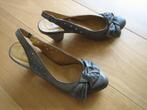 Prachtige taupe leren pumps met open hak CELINDA 39 Snazzeys, Celinda, Pumps, Bruin, Verzenden