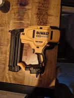 De Walt tacker, Ophalen, Zo goed als nieuw