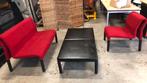 Bezoekersset: 2 tafeltjes, stoel en bankje, Huis en Inrichting, Stoelen, Kunststof, Gebruikt, Eén, Rood