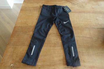 Nieuwe Nike broek running broek maat S (128) beschikbaar voor biedingen
