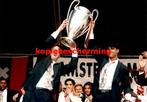 AJAX Louis v Gaal Frank Rijkaard met de Europa Cup, Verzamelen, Sportartikelen en Voetbal, Verzenden, Zo goed als nieuw, Ajax