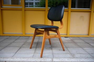 Dutch Mid-Century eetkamerstoel beschikbaar voor biedingen