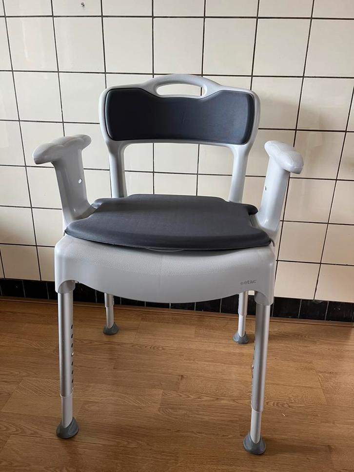 Etac multifunctionele po douche stoel, Diversen, Verpleegmiddelen, Zo goed als nieuw, Ophalen