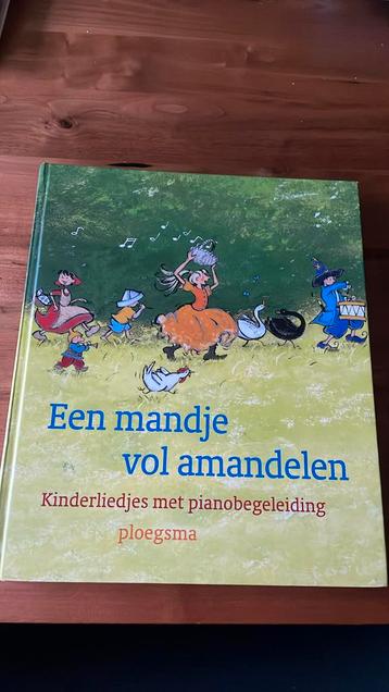 Mien Stam-van der Staay - Een mandje vol amandelen beschikbaar voor biedingen