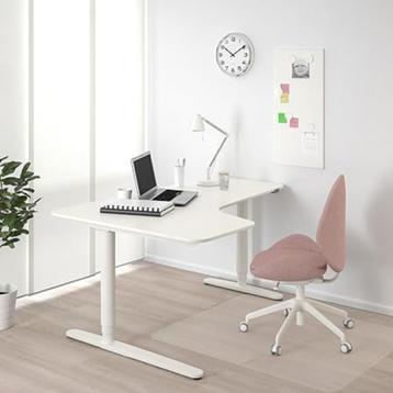 2 stuks IKEA Bekant bureaus wit 160 cm breed