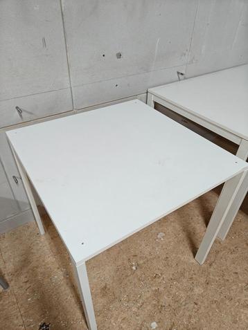 GRATIS tafel 75x75x74 cm LxBxH kleur wit beschikbaar voor biedingen