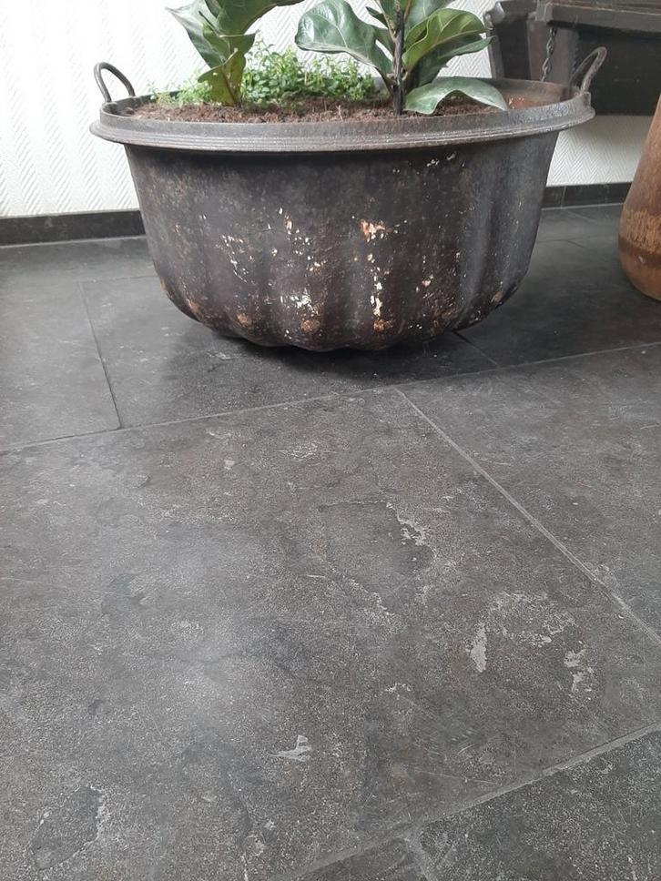 Gietijzeren Heksenketel / Plantenbak met deksel, Tuin en Terras, Bloembakken en Plantenbakken, Zo goed als nieuw, Metaal, Minder dan 30 cm