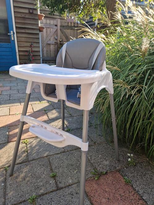 Kinderstoel eetstoel baby hoog en laag, Kinderen en Baby's, Kinderstoelen, Gebruikt, Aanschuifbaar, Afneembaar eetblad, Stoelverkleiner