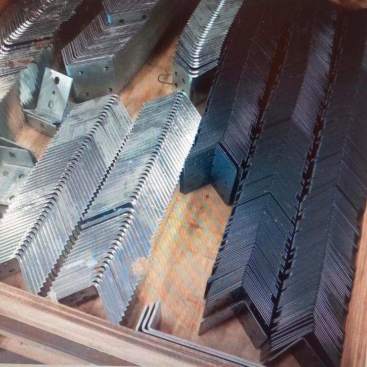 Hoekverbinder hoekijzer bevestigingshoek hoekanker, Doe-het-zelf en Verbouw, IJzerwaren en Bevestigingsmiddelen, Nieuw, 250 mm of meer