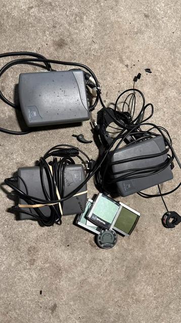 T.k goed werkende ION opladers en displays beschikbaar voor biedingen