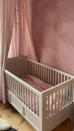 Ledikant en commode  (combi deal), Kinderen en Baby's, Kinderkamer | Complete kinderkamers, Ophalen, Gebruikt, Meisje