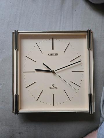 vintage citizen wandklok creme zilver beschikbaar voor biedingen