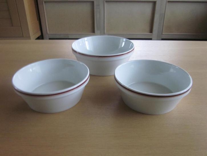 Santa Clara porselana 3 schalen 1xD19 en 2xD16,5cm, Huis en Inrichting, Keuken | Servies, Zo goed als nieuw, Schaal of Schalen
