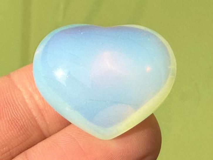 Opaliet hartje mineralen, Verzamelen, Mineralen en Fossielen, Mineraal, Ophalen of Verzenden
