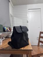 Rains Tas/Rugzak Bucket Backpack W3 Black, Sieraden, Tassen en Uiterlijk, Tassen | Rugtassen, Overige merken, Minder dan 30 cm