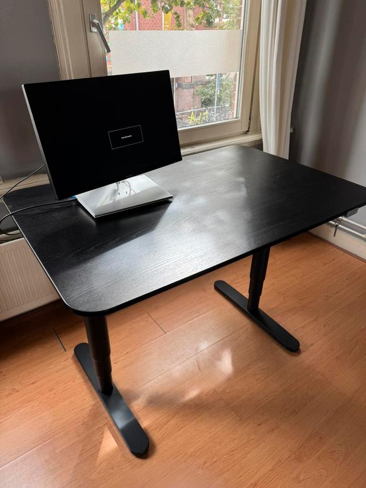 IKEA BEKANT bureau zit/sta 120x80 zwart gebeitst essenfineer, Huis en Inrichting, Bureaus, Gebruikt, Stabureau, Elektrisch, In hoogte verstelbaar