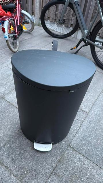 Softclose prullenbak Brabantia beschikbaar voor biedingen