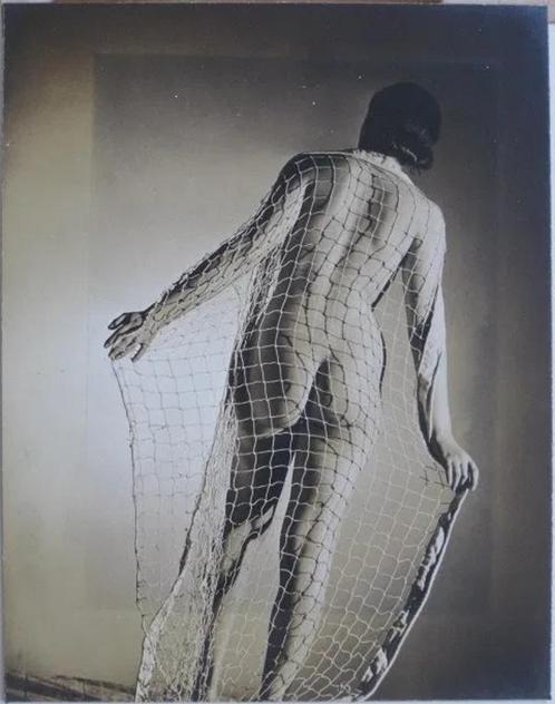 Foto: Nude with Net – Amerikaanse School, Antiek en Kunst, Kunst | Tekeningen en Foto's, Ophalen of Verzenden