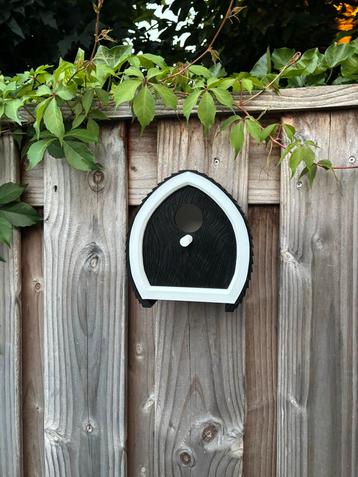 Modern Vogelhuisje Houtnerf beschikbaar voor biedingen