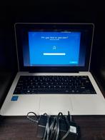 Medion Akoya E11201, Computers en Software, Windows Laptops, Gebruikt, Medion, Ophalen of Verzenden, SSD