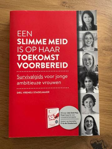 Een slimme meid is op haar toekomst voorbereid beschikbaar voor biedingen